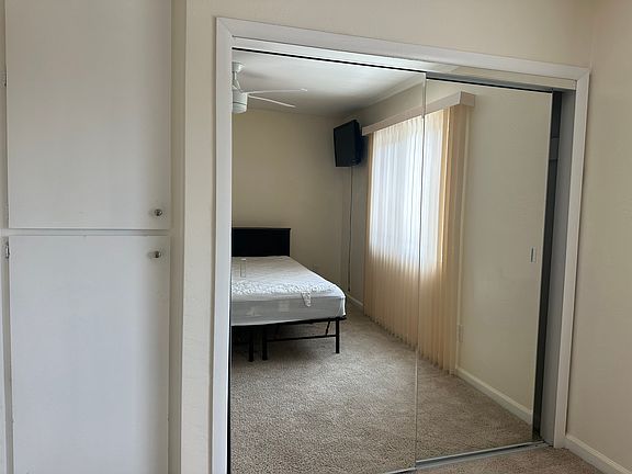 BR with optional bed