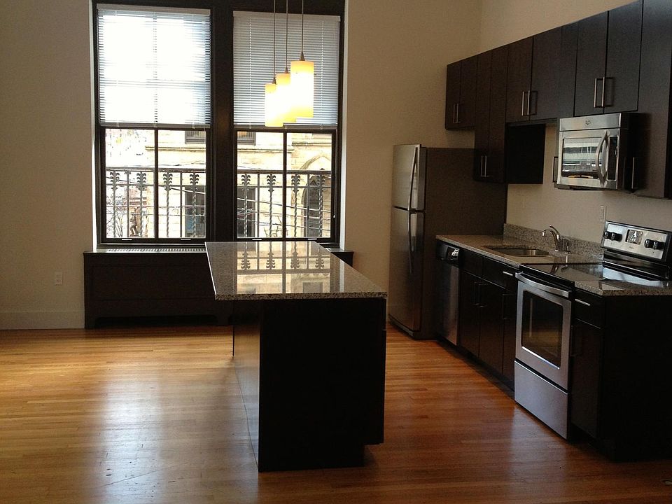 2nd image of 426 Mulberry St APT 203