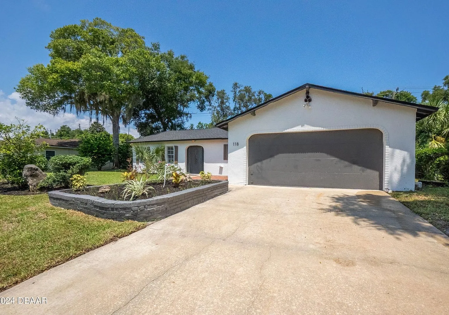 Spacious 3 bedroom — Photo 2