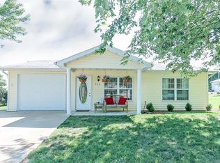 914 N 7th St, Elsberry, MO 63343