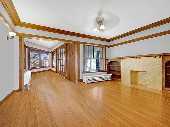 2nd image of 1227 E Hyde Park Blvd #3