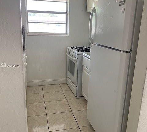 4th image of 3903 SW 78th Ct APT 205