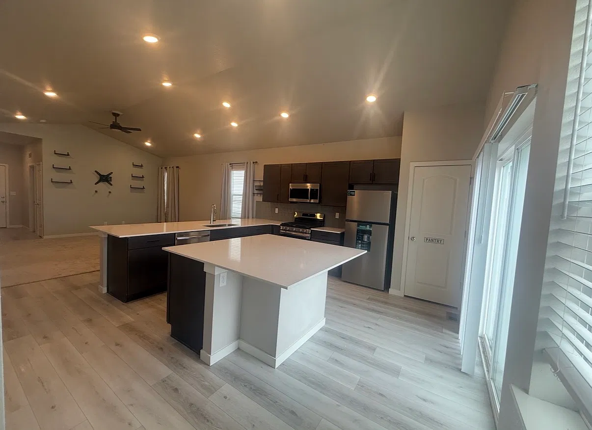 3 bed, 2712 sqft, $2,750 — Photo 3