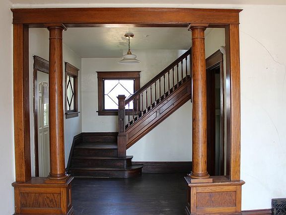 5th image of 1105 Gilbert St