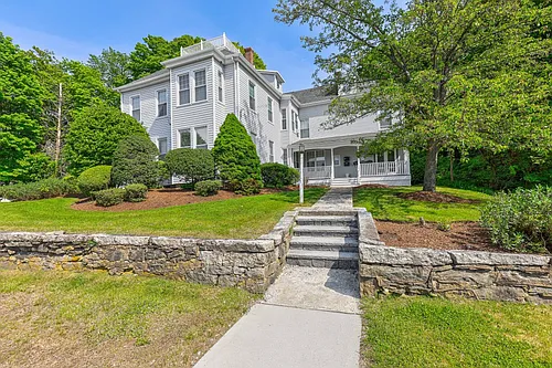 131 Elm St #D Photo 1