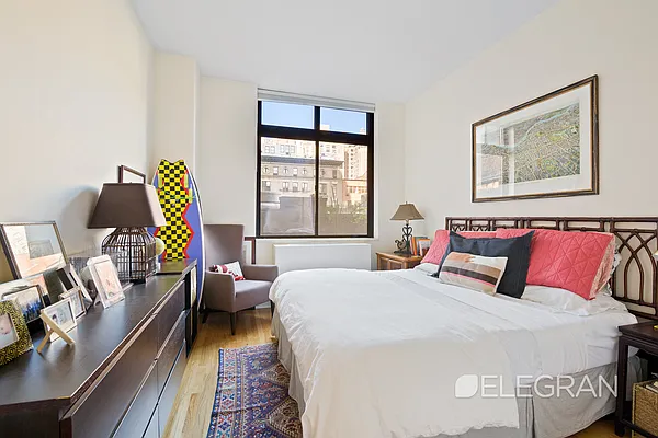 Sold by (Legacy) Elegran | media 5