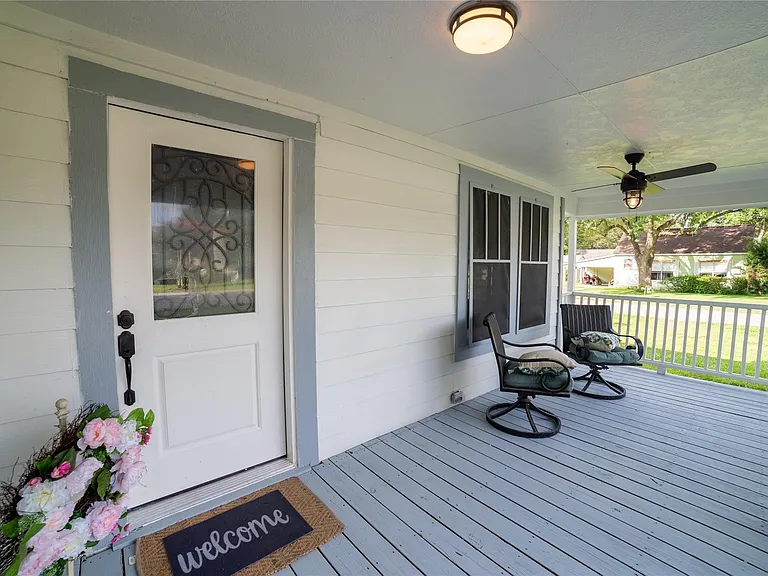 420 N Live Oak St — Photo 4