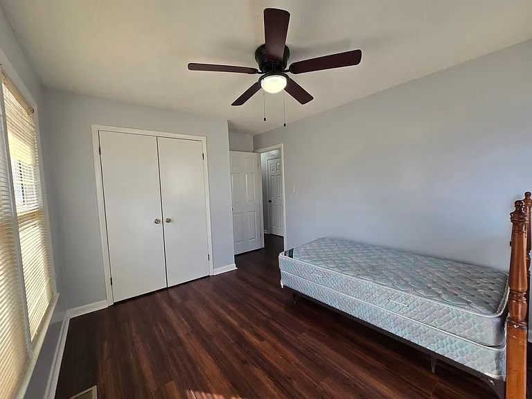 6758 Seaford Dr — Photo 12