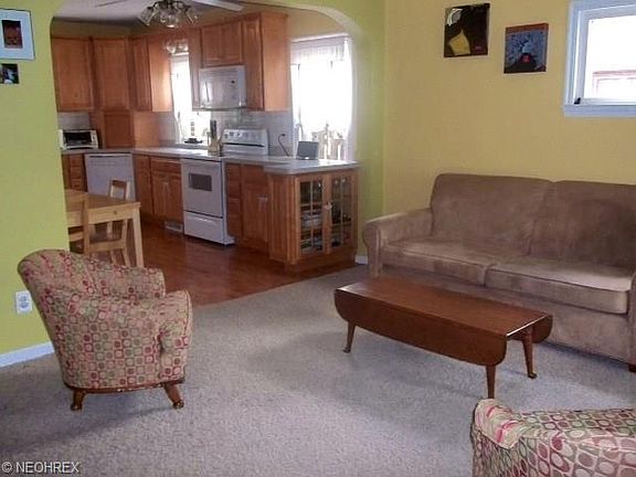 5th image of 840 Falls Ave
