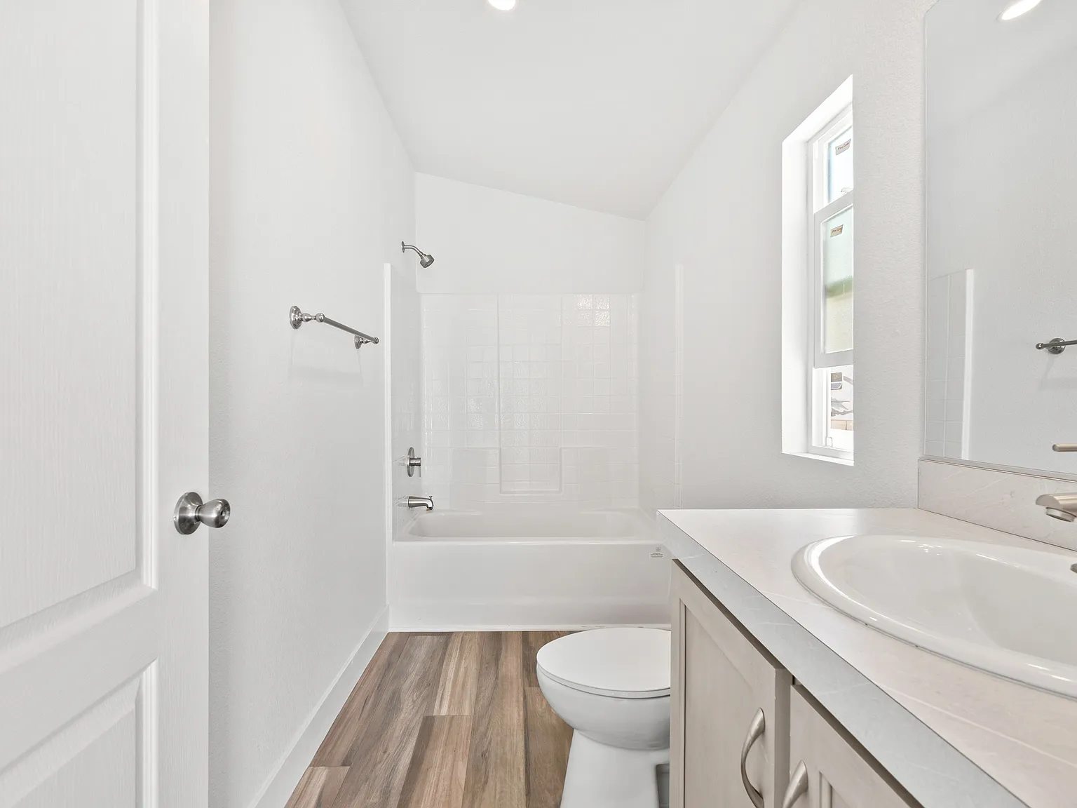 1 bed, $1,700 — Photo 2