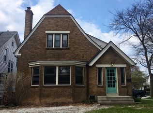 1820 E Lake Bluff Blvd, Shorewood, WI 53211