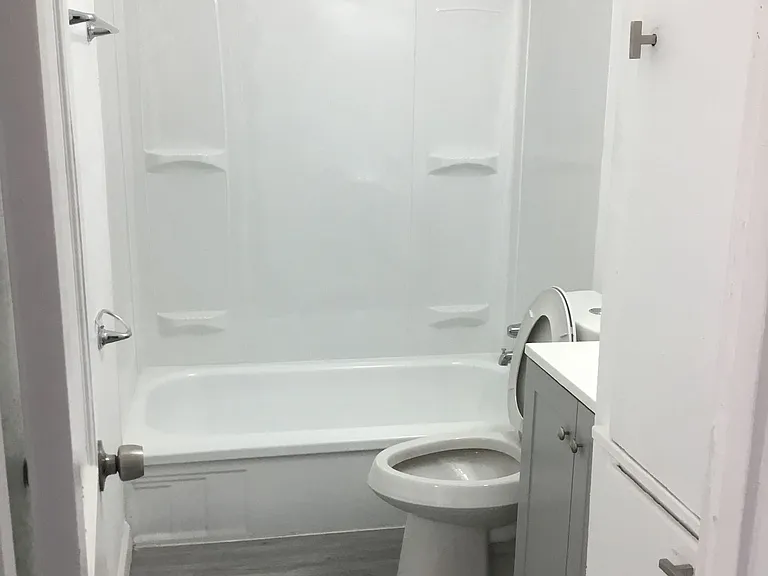 610 S Leggett Dr — Photo 3