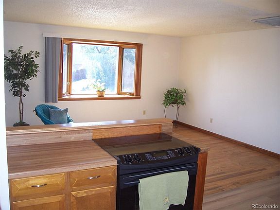 3rd image of 11779 Acoma Street