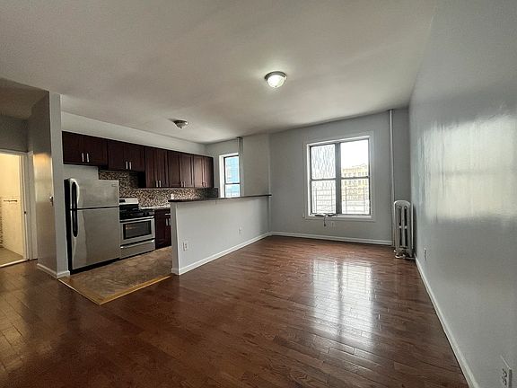 3rd image of 541 W 156th St #21