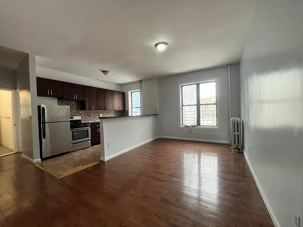 119 Post Ave #2D, New York, NY 10034