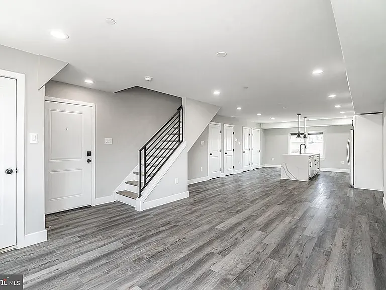 2 bed, 1500 sqft, $2,900 — Photo 3