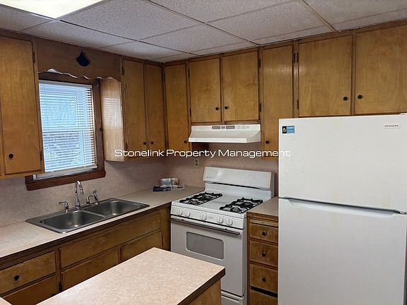 2nd image of 125-127 Pond St #1