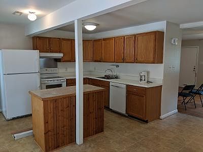 3rd image of 8 Kingwood Dr