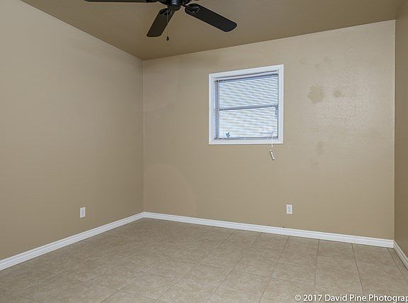 3rd image of 1118 E Dormard Ave
