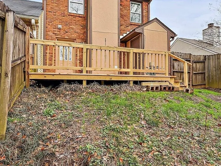 113 Amberwood Dr — Photo 24