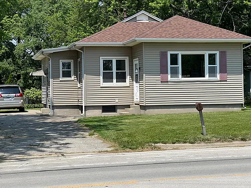 2004 E Main St Photo 1