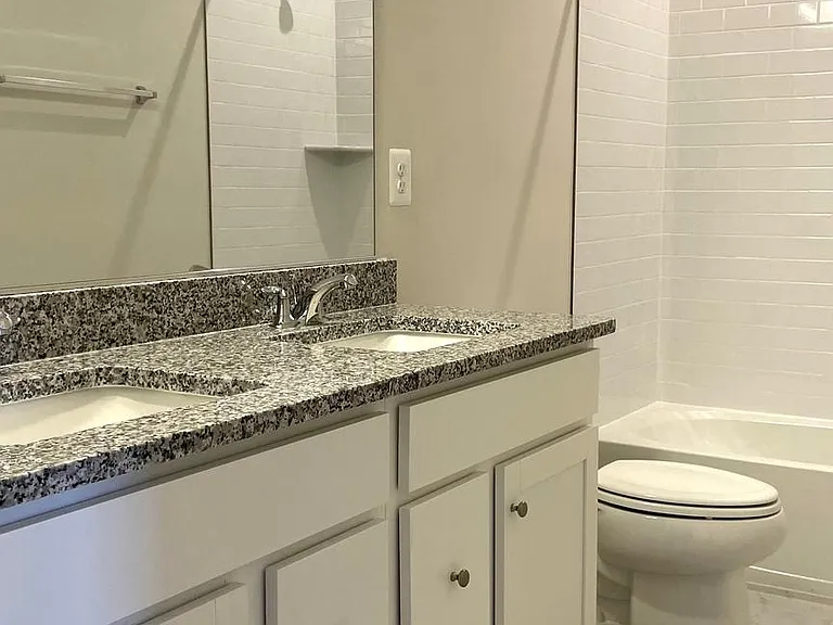 223 B Park Central Ter — Photo 35