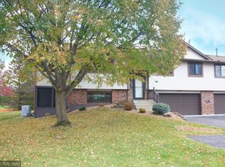 604 Donegal Cir, Shoreview, MN 55126