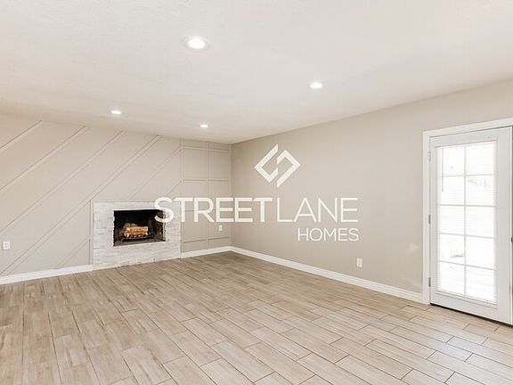 3rd image of 4904 W Desert Cove Ave