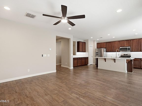 4th image of 8515 S 41ST Glen
