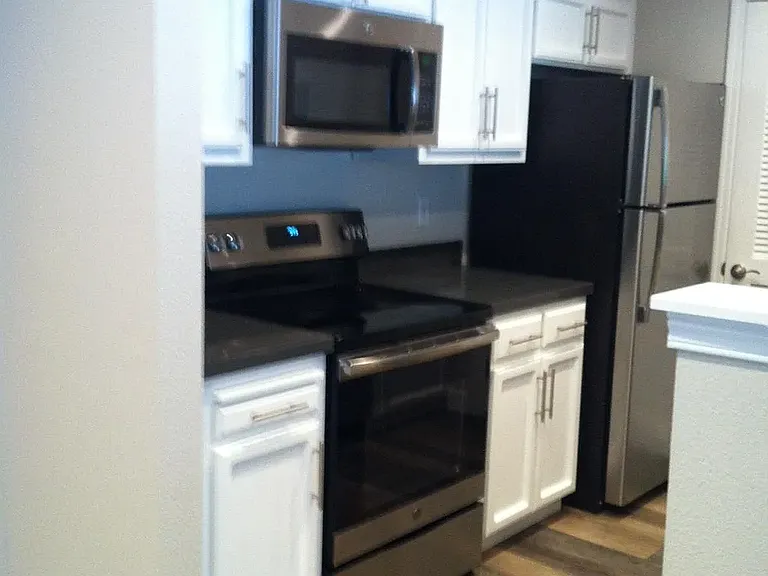 3x2 / 1240 sf - Kitchen