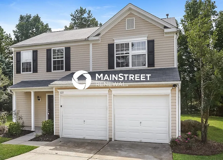 1325 Crestfield Dr — Photo 3