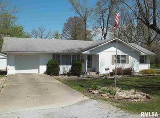 621 E Cypress St, Herrin, IL 62948