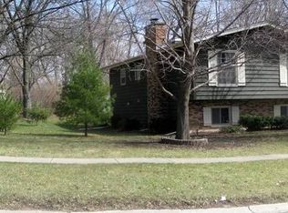 507 Scott St, Algonquin, IL 60102