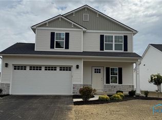 719 W Ironwood Dr, Rossford, OH