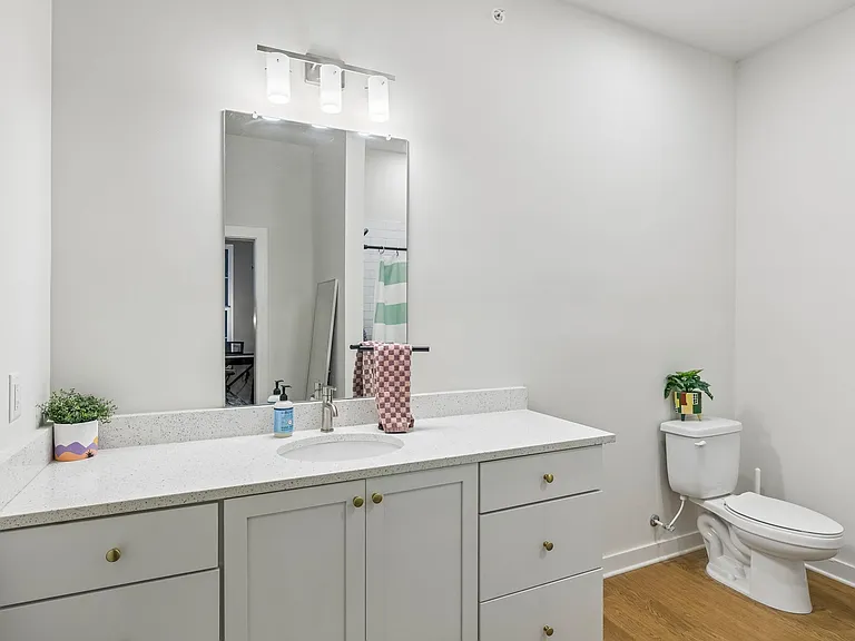 600 E Trinity Ln #208 — Photo 20