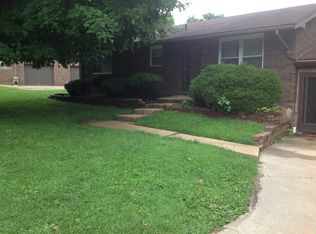 44 Montclair Dr, Fairview Heights, IL 62208