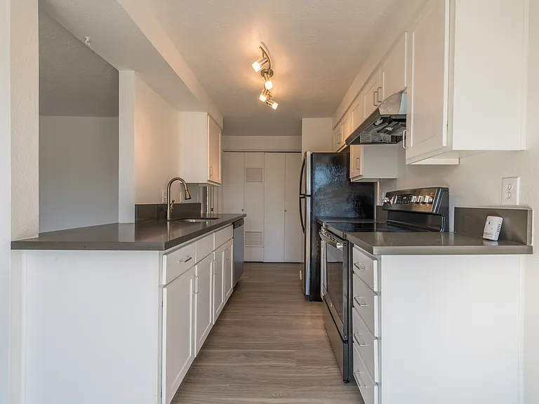 Hallwood Apartments — Photo 13