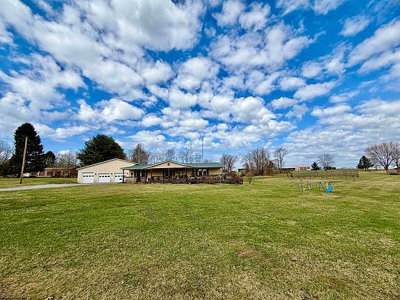 3rd image of 484 Sunny Brook Rd