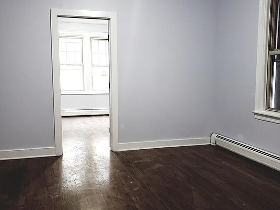 3rd image of 233 Liberty Ave APT 1F