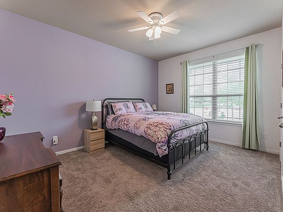 5th image of 3212 Trinity Dr