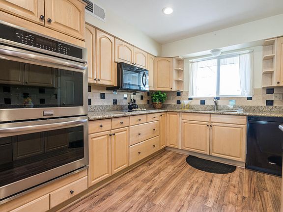 4th image of 10602 W Mission Ln