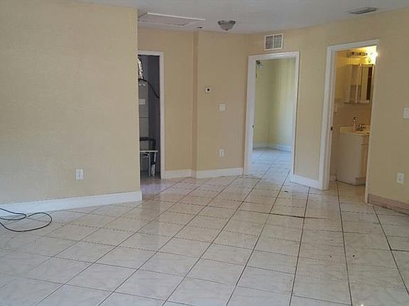 2nd image of 305 N Gomez Ave