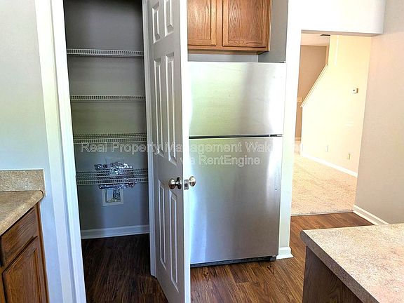 5th image of 112 Graystar Rd