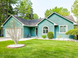 3867 Estates Dr, Fort Gratiot, MI 48059