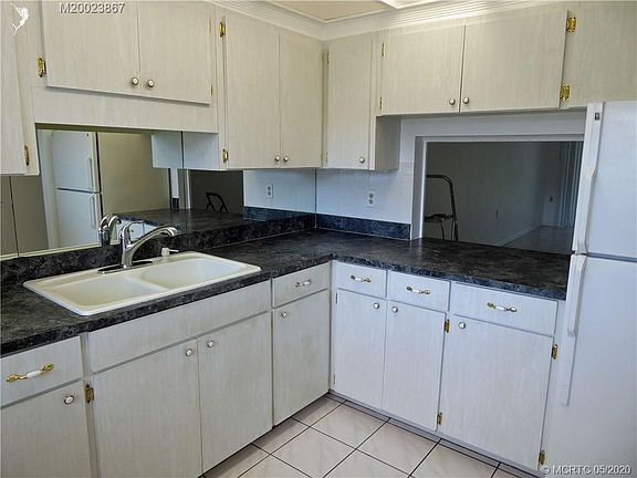 4th image of 1900 S Kanner Hwy APT 5-105