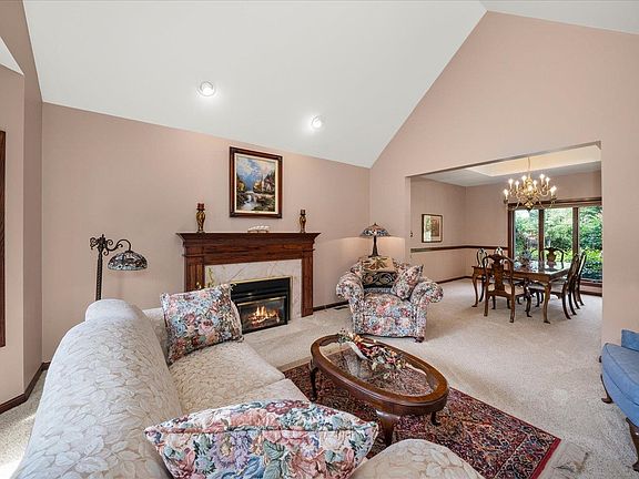 5th image of 710 W Saxon Dr