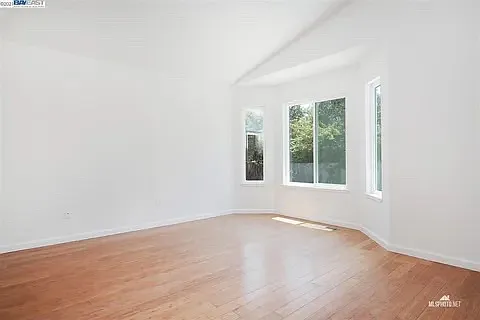 1891 Hemlock Dr — Photo 10