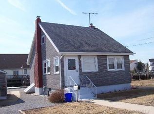 129 Cary Pl, Freeport, NY 11520