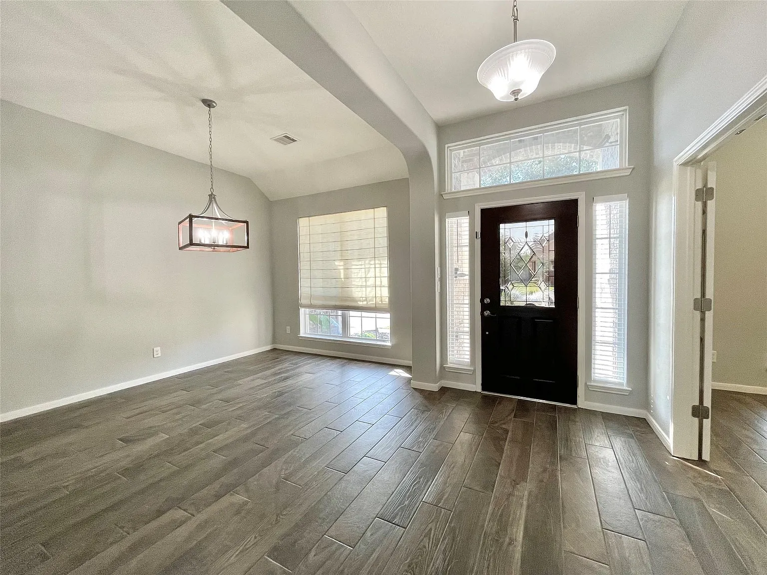 4 bed, 2.5 bath, 3030 sqft, $3,000 — Photo 4