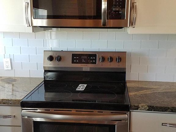 New Appliances and Shaker Cabinets